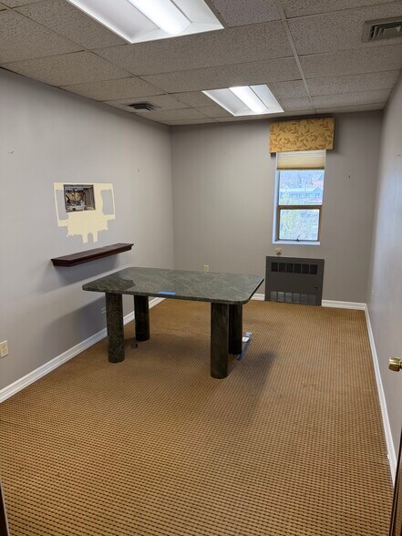 More Photos Of 3715 Main St, Bridgeport Medical For Lease