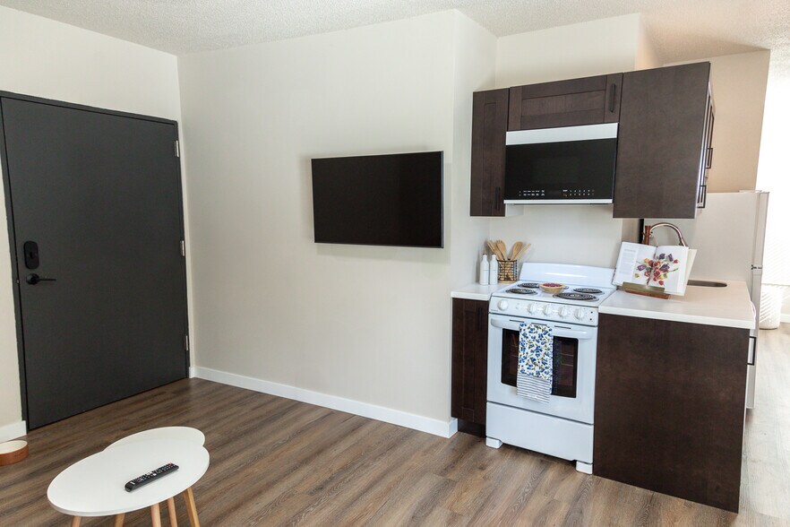 More Photos Of 125 Byrd Ave, Neenah Apartments For Sale