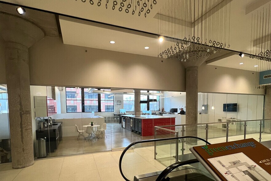 More Photos Of 2545 W Diversey Ave, Chicago Loft Creative Space For Lease