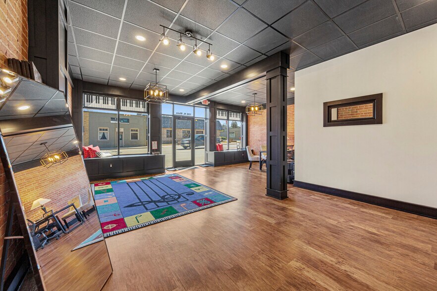 More Photos Of 106 N Main St, Le Sueur Office Residential For Sale