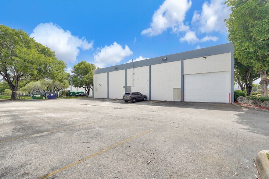 More Photos Of 1400 NW 79th Ave, Miami Warehouse For Sale