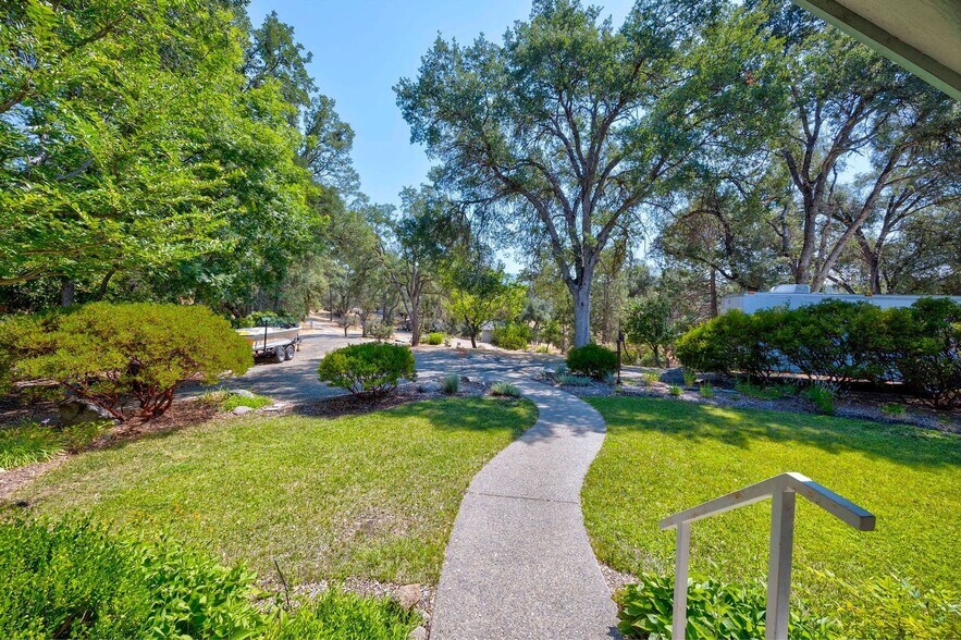 More Photos Of 3836 HWY 49 S, Mariposa Light Manufacturing For Sale