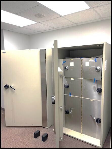 More Photos Of 15030 Idlewild Rd, Stallings Bank For Lease