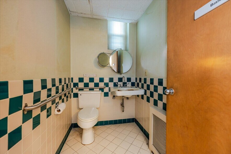More Photos Of 195 N Village Ave, Rockville Centre Office For Sale
