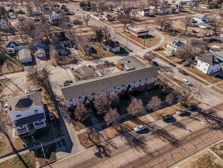 More Photos Of 401 E Avenue A, Hutchinson Apartments For Sale