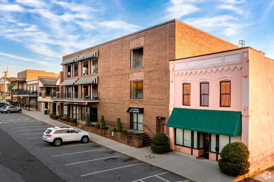 More Photos Of 601 S Green St, Morganton Unknown For Lease