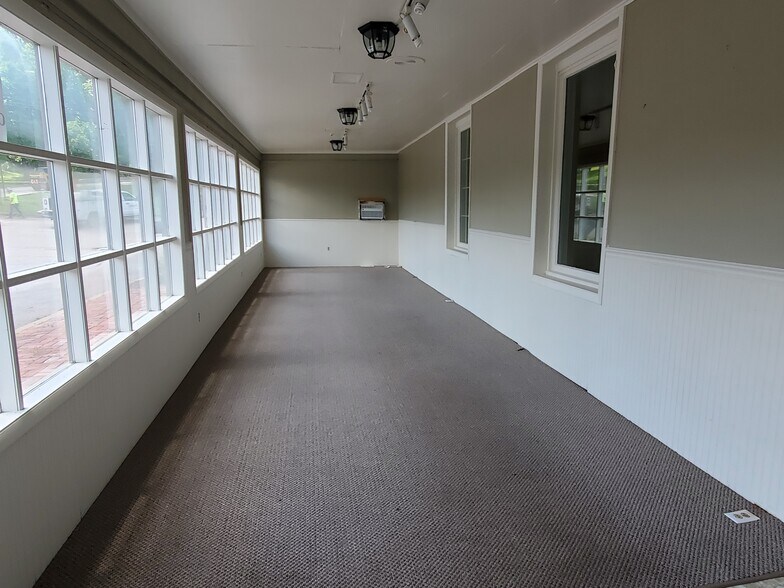 More Photos Of 1301 Colegate Dr, Marietta Freestanding For Lease