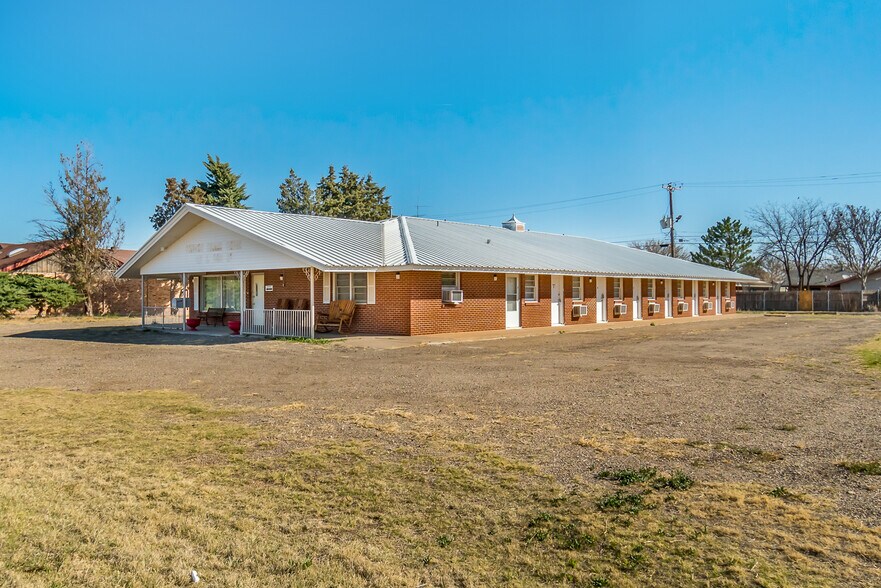 More Photos Of 912 N Hwy 87, Tulia Hotel For Sale