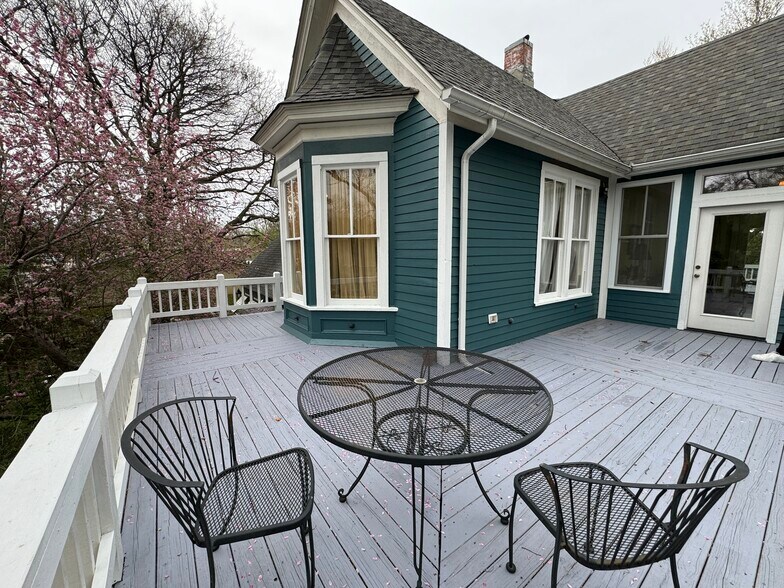 More Photos Of 224 W Chickasaw St, Tahlequah Hospitality For Sale