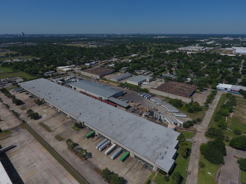 More Photos Of 9500-9540 Clay Rd, Houston Distribution For Lease