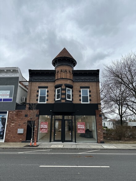 Primary Photo Of 200 Merrick Rd, Rockville Centre Storefront Retail Residential For Lease