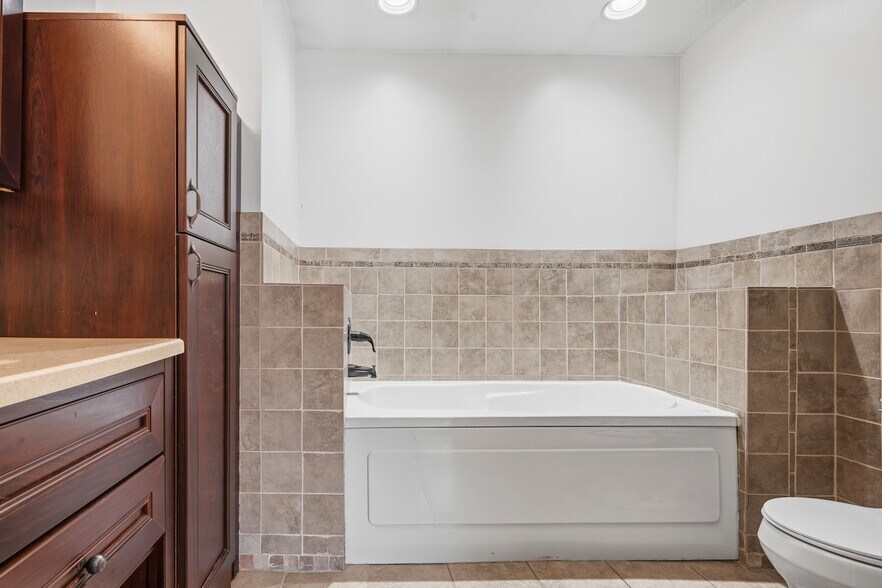 More Photos Of 316-318 Main St, Glenburn Apartments For Sale