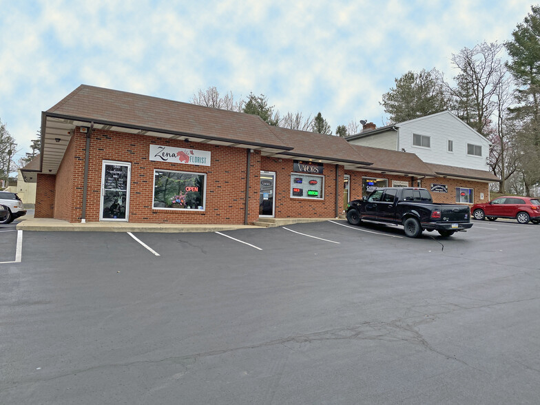 Primary Photo Of 625 E Cypress St, Kennett Square Storefront Retail Office For Lease