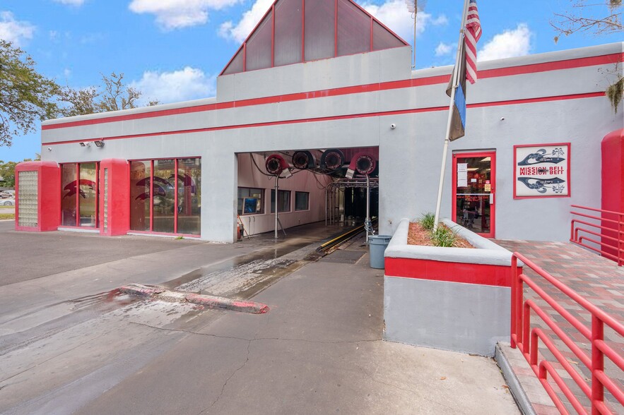 Primary Photo Of 3840 W Fletcher Ave, Tampa Carwash For Sale