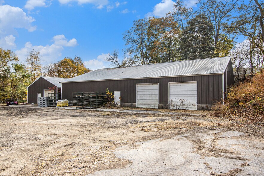 More Photos Of 558 Water St, Allegan Freestanding For Sale