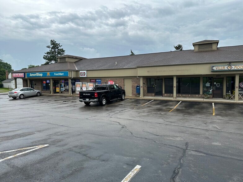 More Photos Of 2801-2819 Amsterdam Rd, Villa Hills General Retail For Lease