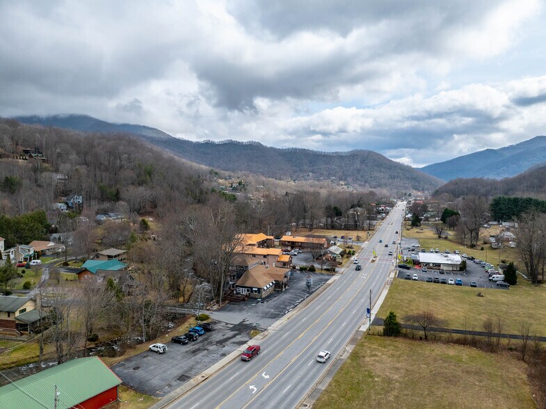 More Photos Of 4352 Soco Rd, Maggie Valley Restaurant For Sale