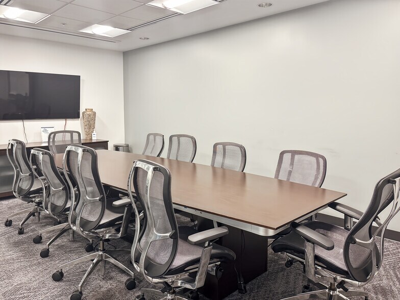 More Photos Of 7272 E Indian School Rd, Scottsdale Office For Lease