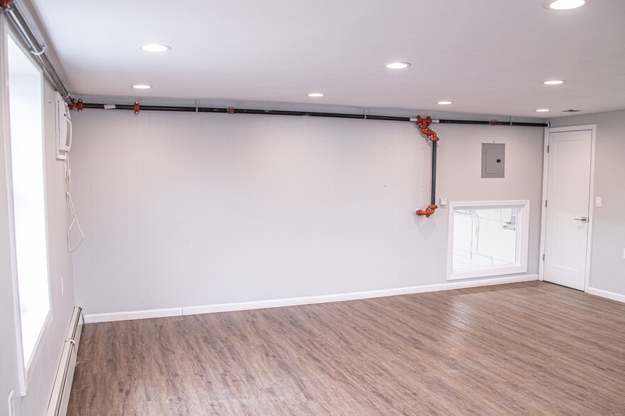 More Photos Of 288 E 12th Ave, Roselle Manufacturing For Lease