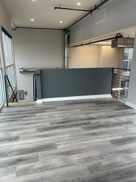More Photos Of 2332 Cotner Ave, Los Angeles Loft Creative Space For Lease