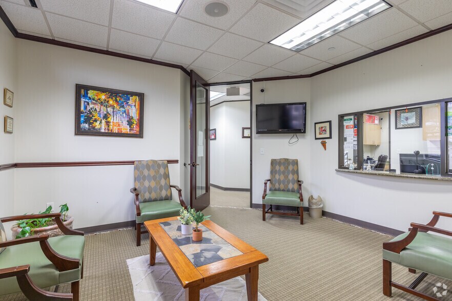 More Photos Of 52 Sugar Creek Center Blvd, Sugar Land Office For Lease