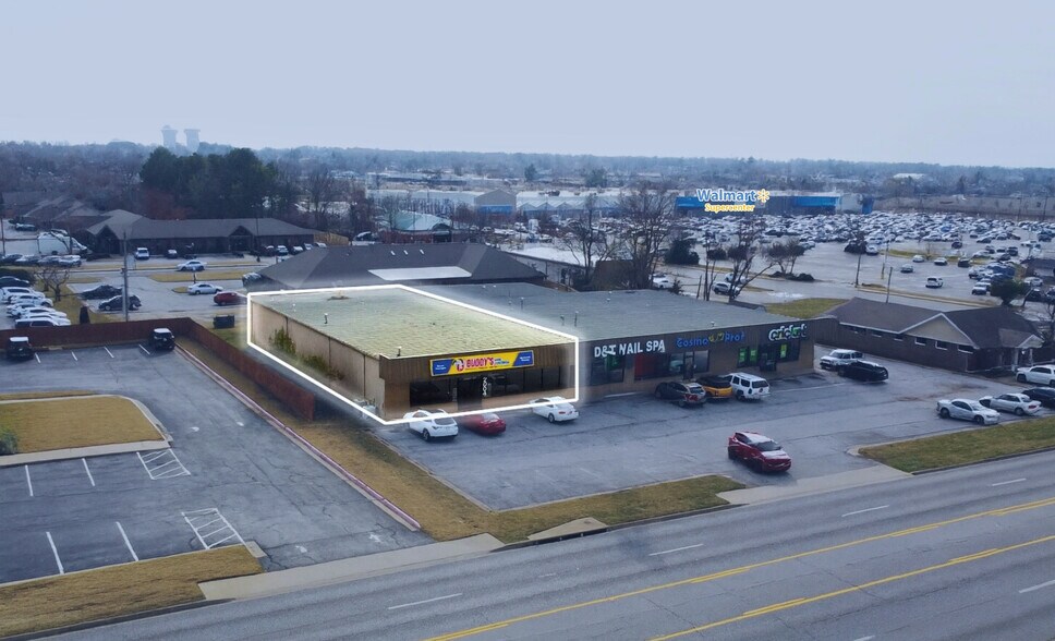 Primary Photo Of 2004 W Walnut St, Rogers General Retail For Lease