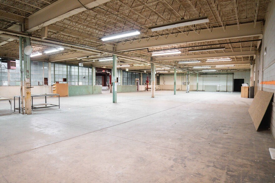 More Photos Of 521 S Market St, Galion Manufacturing For Sale