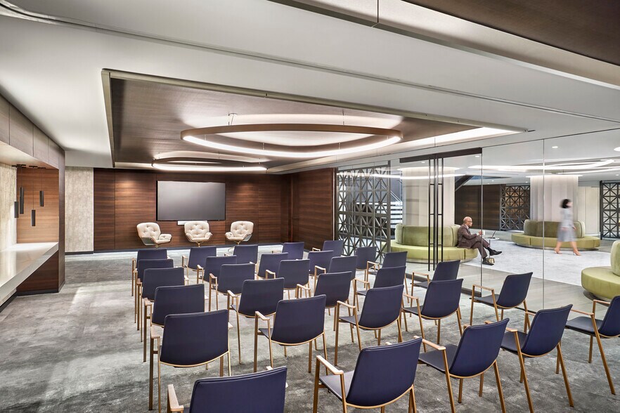 More Photos Of 1300 I St NW, Washington Office For Lease