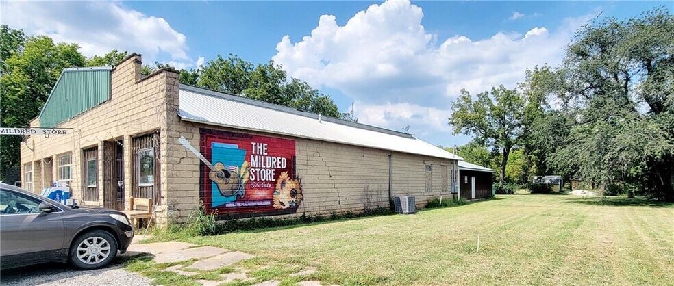 More Photos Of 86 3rd St, Moran Convenience Store For Sale