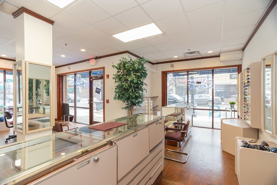 More Photos Of 8035 Lincoln Ave, Skokie Apartments For Sale