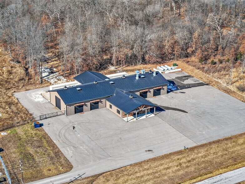 More Photos Of 1834 Outer Hwy 61 hwy, Moscow Mills Flex For Sale