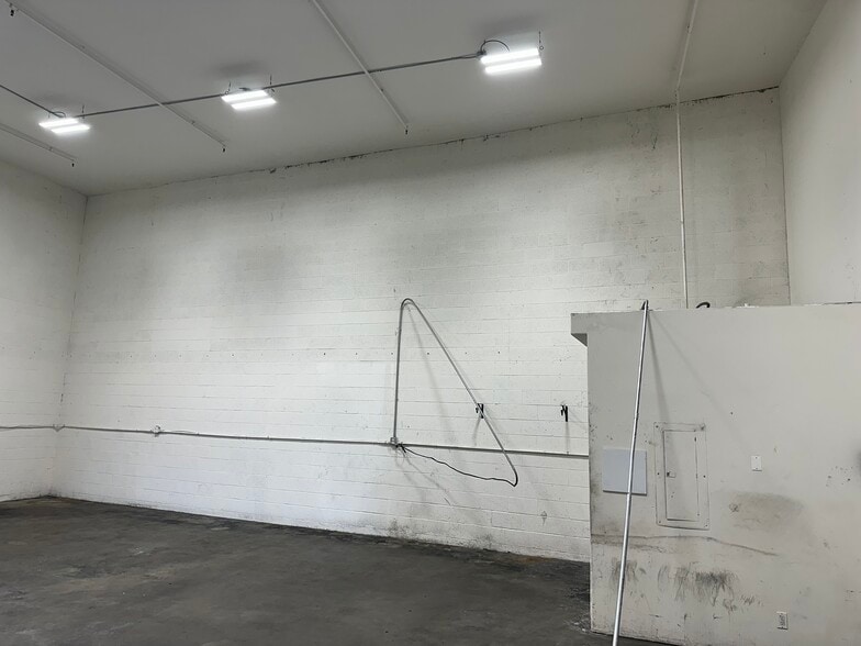 More Photos Of 3015 N Durfee Ave, El Monte Service For Lease
