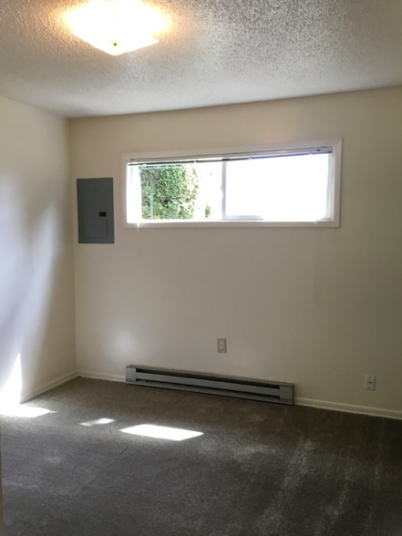 More Photos Of 5730 SE Center St, Portland Multifamily For Sale