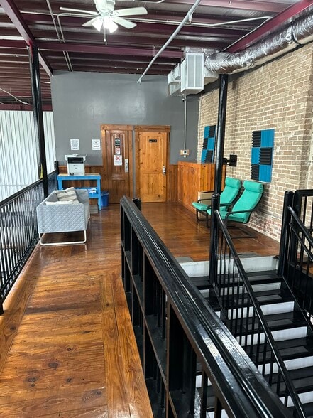 More Photos Of 204 S Austin St, Seguin Restaurant For Sale