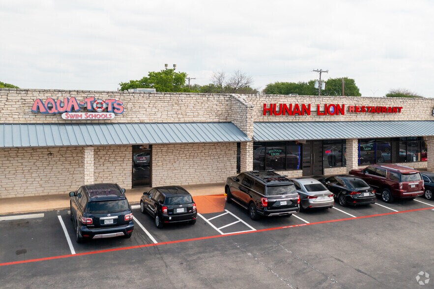 More Photos Of 1100-1208 N IH-35, Round Rock Unknown For Lease