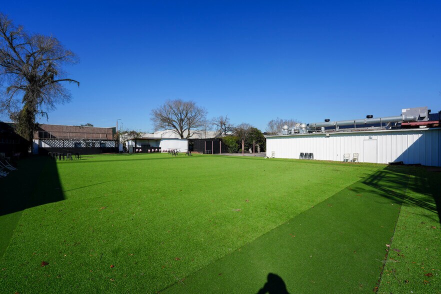 More Photos Of 2735 Washington Ave, Houston Freestanding For Lease