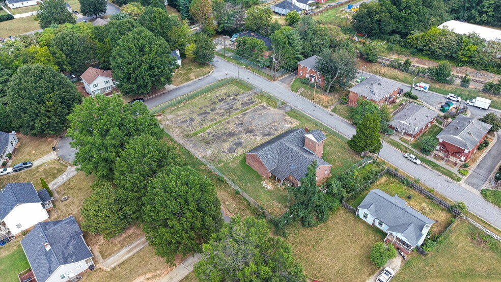 More Photos Of 1326 N Main St, Winston-Salem Specialty For Sale