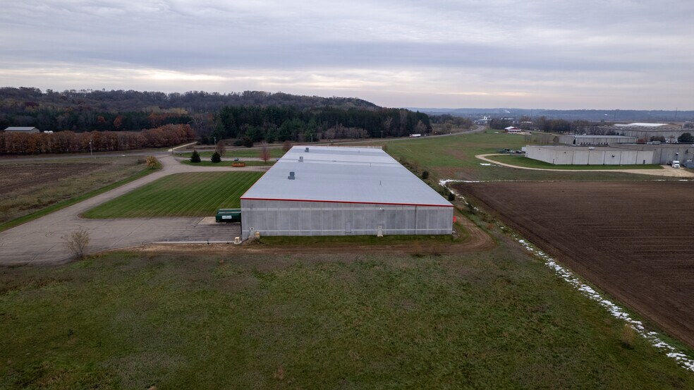More Photos Of 3310 MN-20, Cannon Falls Distribution For Lease