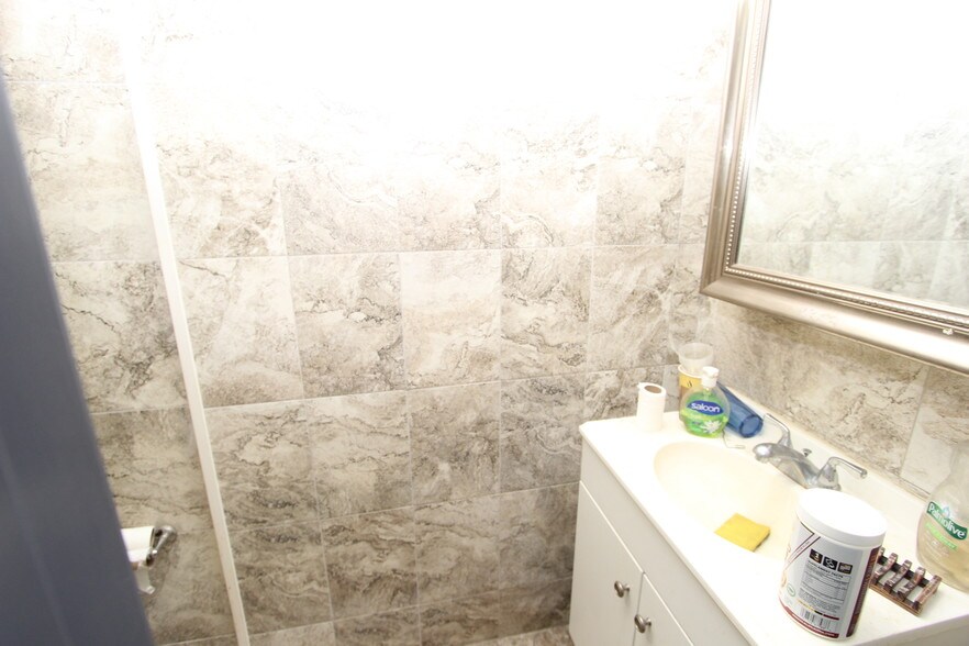 More Photos Of 120 Avenue T, Brooklyn Storefront For Lease