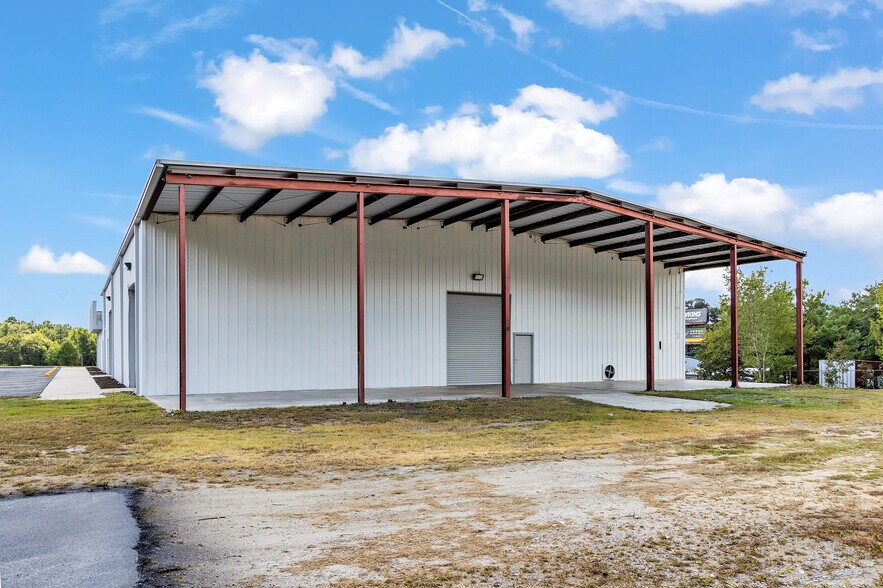 More Photos Of 1982 Us-1, Graniteville Showroom For Sale