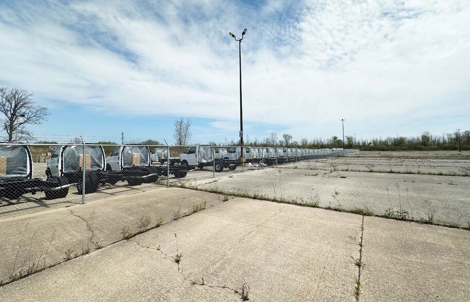 More Photos Of 900 Helena St, Fort Erie Land For Lease