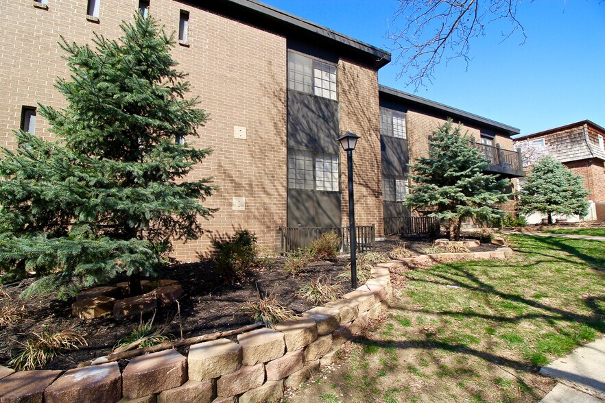 More Photos Of 4440-4444 Jarboe St, Kansas City Apartments For Sale