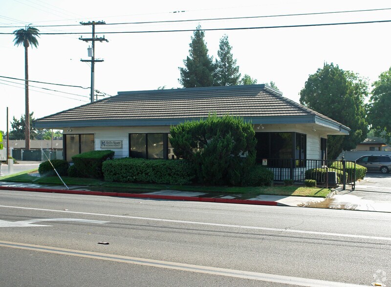 More Photos Of 445 W Dakota Ave, Fresno Office Residential For Sale