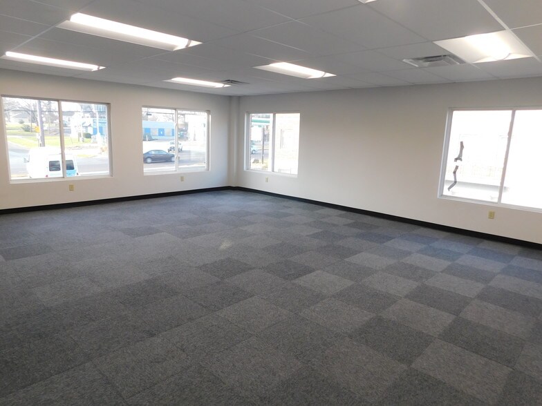 More Photos Of 3270 W North Bend Rd, Cincinnati Office Residential For Sale