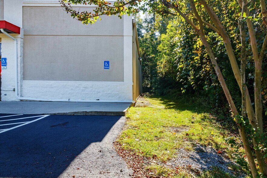 More Photos Of 19026 Main St, Buchanan Freestanding For Sale