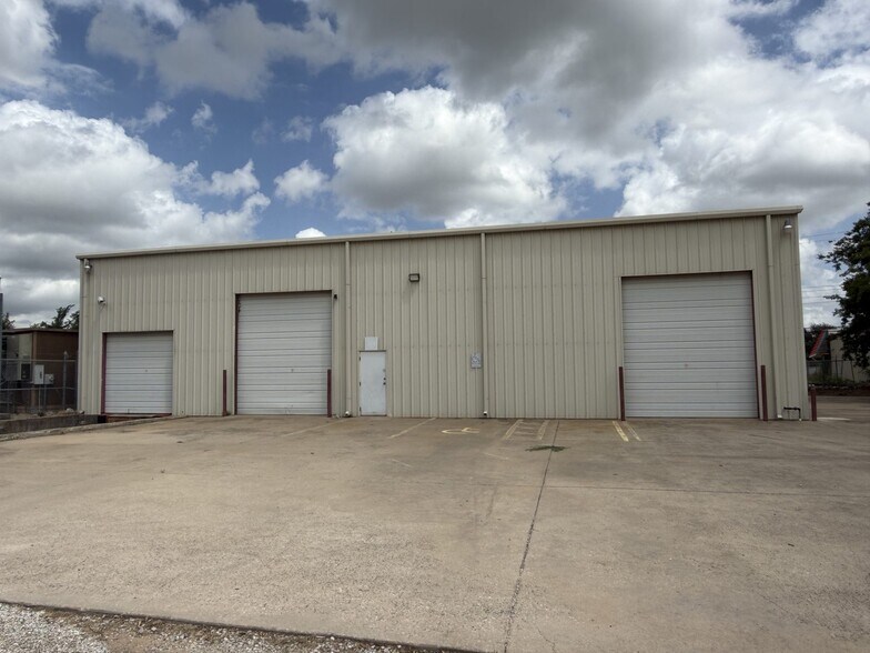 More Photos Of 2125 W Sheridan Ave, Oklahoma City Warehouse For Lease