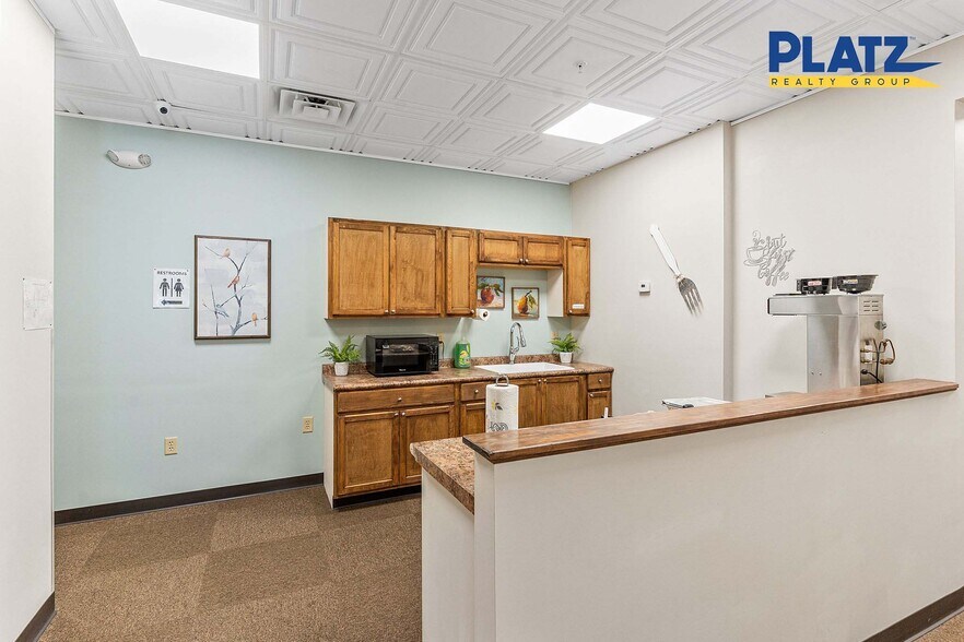 More Photos Of 231-239 Main Ave SW, Warren Storefront For Sale