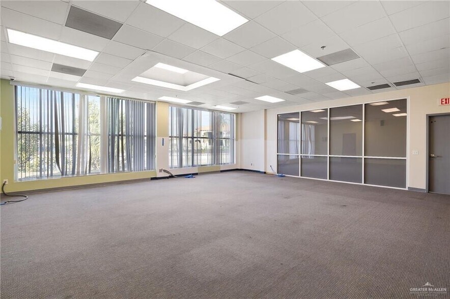 More Photos Of 451 E Alton Gloor Blvd, Brownsville Medical For Sale