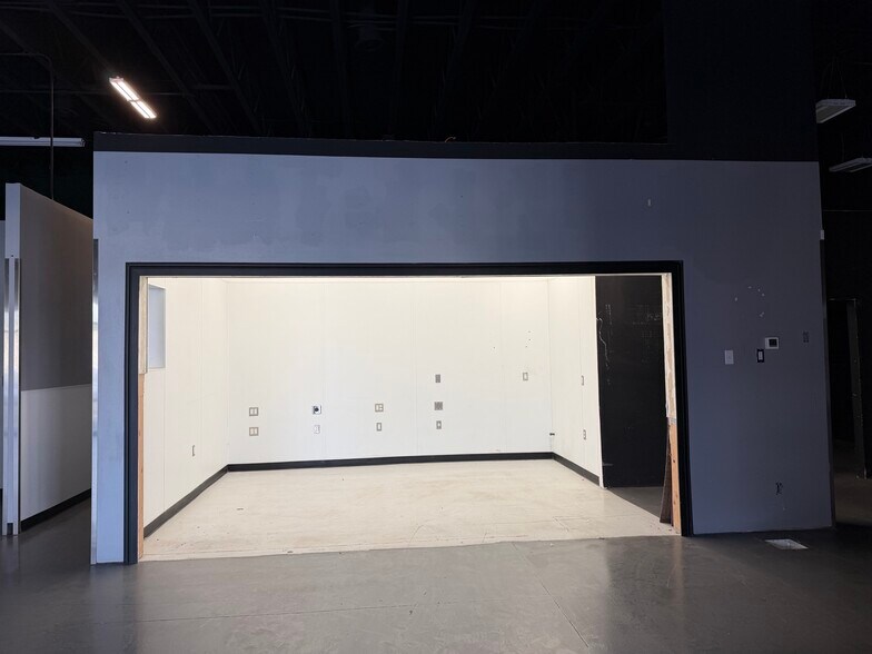 More Photos Of 900 13th Ave SW, Quincy Storefront Retail Office For Lease