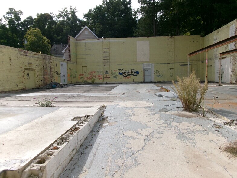 More Photos Of 103 Arch St, Butler Storefront Retail Residential For Sale